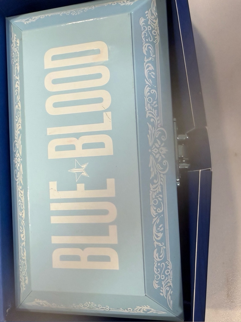 Jeffree star blue blood moon palette